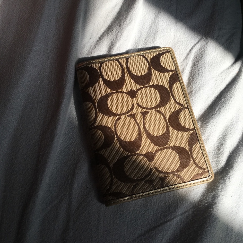 Coach classic passport cover/passport clutch